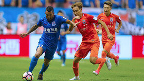 [청춘 in CHINA] ‘세계 최고 연봉’ 테베즈, 상하이팬들도 등 돌린 이유