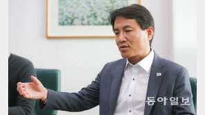 ‘선거법 위반 혐의’ 김진태, 항소심서 무죄…法 “문자 내용, 허위로 볼 수 없다”