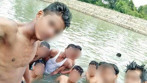 물놀이 셀피에 정신 팔린 새 친구 익사, 사진 확인했더니…