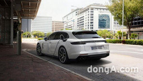 포르쉐, ‘파나메라 터보 S E-하이브리드 스포츠 투리스모’ 공개