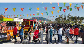 “푸드트럭의 다양한 거리음식 즐겨 보세요”