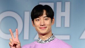 ‘흥행 1위’ 이제훈, ‘다른’ 선택으로 통한다