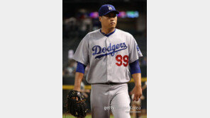 류현진, 시즌 마지막 등판서 홈런 3방 맞고 5실점 조기강판