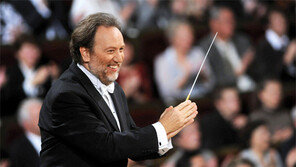 샤이가 이끄는 ‘오케스트라의 드림팀’