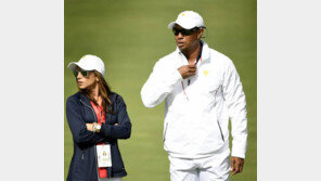 우즈의 새 여인?