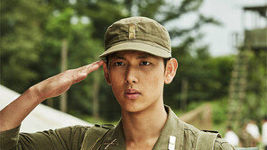 [TV속 영화관]가족-동료 잃은 군인, 전쟁터서 ‘아이들의 노랫소리’ 만나다