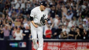 ‘탈락위기’ NYY-보스턴, 홈구장서 구사일생