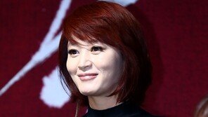 [동아포토]김혜수 ‘미소 속 카리스마’