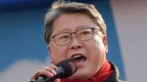 조원진 “정치적 인신감금…무기한 단식 투쟁” 박근혜 구속 연장 여부 결정일 총력