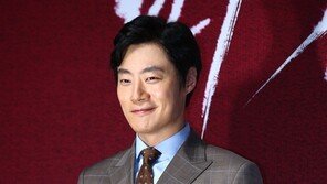 [동아포토]이희준 ‘가을이 느껴지는 수트’