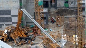 “사망사고 재발 크레인 업체 퇴출” 김영주 장관, 의정부 타워크레인 사고 현장 방문