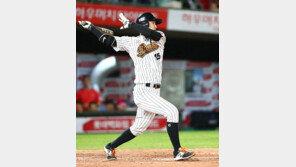 [강산의 가을통신] 데뷔 10년차에 첫 PS, 롯데 황진수의 반전스토리