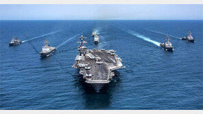 美 루스벨트 항모전단, 대북 무력시위 위해 동해로 