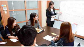 校內 취업컨설턴트-학생 ‘쌍방향 소통’… 새 ‘취업 지도’ 그리다 