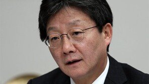 유승민 “홍준표, 한국당 지지도나 신경 쓰라”…‘보수통합’ 제안 일축