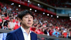 ‘최악 참패’ 축구 대표팀, 스위스서 해산…신태용은?
