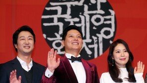 [동아포토]‘부산국제영화제’ 개막.. 유리정원 배우들의 미소