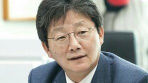 유승민 “한강 NYT 기고문 靑 페이스북 게시 충격적…책임자 해임해야”