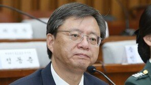 이영훈 판사, ‘태도 불량’ 우병우에 “증인에게 액션 말 것, 몇 번 참았다” 호통