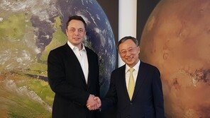 [오늘의 얼굴] 황창규 KT 회장, 머스크 회장과 회동