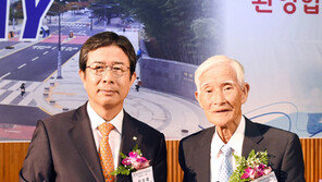 ‘해외 입양아 대부’ 67년만에 졸업장