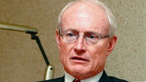 [DBR]“車업계, 3~4년만에 신차… 테슬라는 수시 업그레이드” 