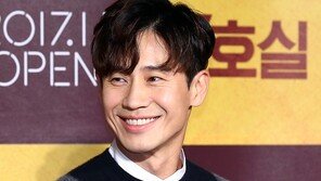 [동아포토]신하균 ‘주름마저 매력으로 소화~’