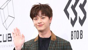 [동아포토]비투비 육성재 ‘입꼬리 미남~’