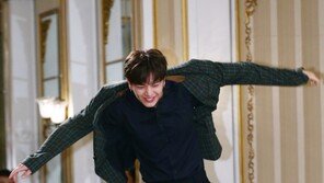 [동아포토]육성재 ‘멋지게 등장하고 싶었어요~’