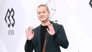 [동아포토]비투비 프니엘 ‘수줍은 인사’