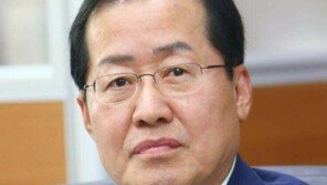 홍준표, 박근혜 출당 시사…“지울 것은 지우고, 새롭게 나가야”