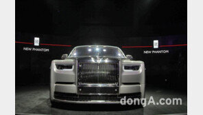 [신차 pic]롤스로이스 ‘신형 팬텀’… 더 웅장해진 ‘유령’의 자태