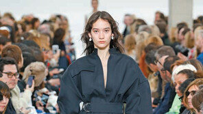 [Q매거진]파워 넘치는 직장여성처럼… 우아한 동화속 공주처럼… 