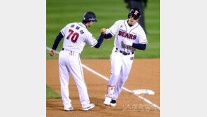 [PS스타] 잠실홈런왕 김재환, 두산을 위기에서 구했다