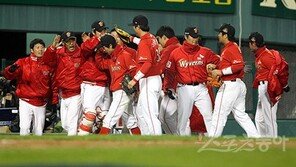 2008년 가을동화의 ‘더 캐치’, 그리고 2017년 김준완의 ‘더 캐치’