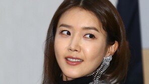 [동아포토]채정안 ‘원조 캠퍼스 여신’