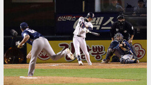[강산의 가을통신] “내가 못 뛰더라도…” 걱정 지운 두산 조수행의 반전스토리