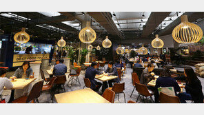 [토요화제]아이들 스낵코너 옆 車용품 매장… 함께 온 아빠 쇼핑 유도