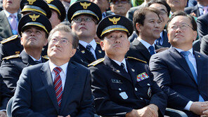 문재인 대통령 “검경 수사권 조정 반드시 할일… 내년 본격 추진”