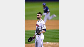 두산 KS 1선발·니퍼트 깊고 깊은 고심