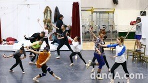 [동아포토]리듬에 맞춰 ‘하나 둘!’