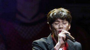 [동아포토]민수, 호소력 짙은 목소리