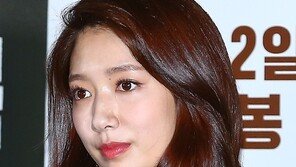 [동아포토]박신혜 ‘작은 얼굴 꽉 채운 눈코입’