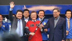 文대통령, 한국시리즈 ‘시구’ 나설까…투표 인증 1위 ‘광주’에 시선 집중