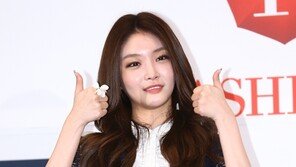 [동아포토]김청하 ‘뷰티 프로그램 MC로 우뚝!’