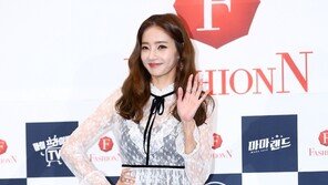 [동아포토]한채영 ‘사랑스러운 시스루 원피스’