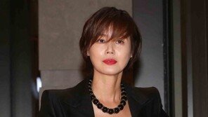 [동아포토]김성령, 나이 잊은 보디라인 실화냐?