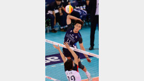 ‘연패탈출’ 우리카드, 아직 최홍석이 남았다