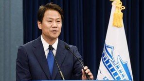 靑 “임종석 비서실장 전남지사, 출마 NO”…박지원과 빅매치 ‘무산’