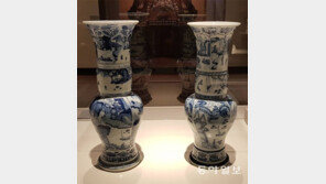 바로크 군주의 ‘도자기 집착’… 어느 쪽이 중국 자기일까?